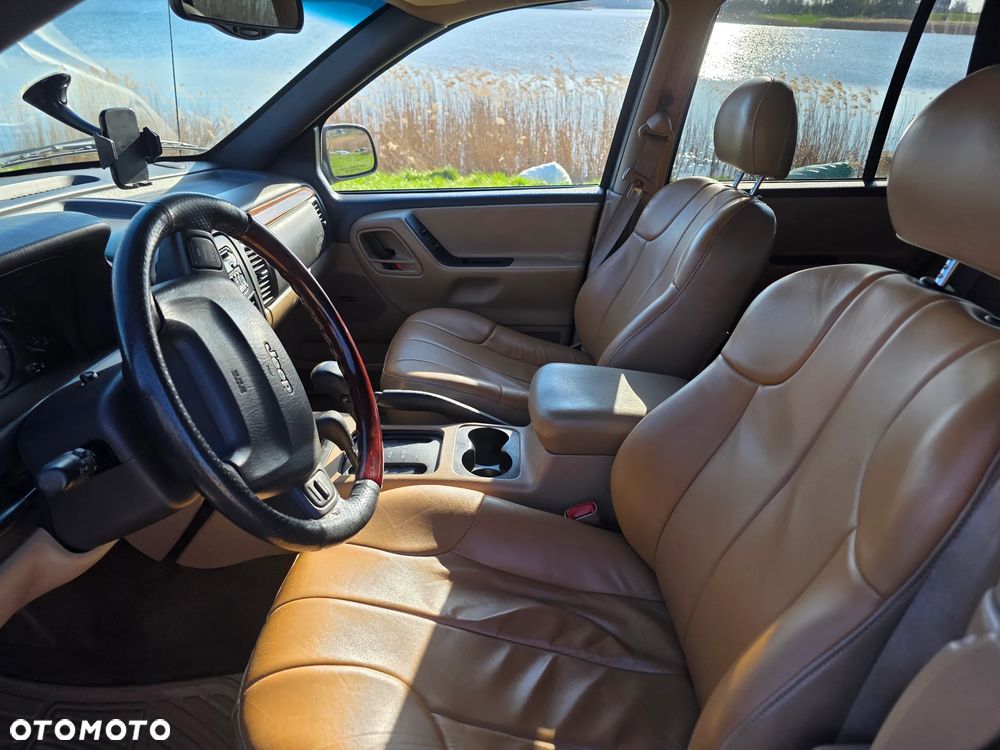 Jeep Grand Cherokee - 10