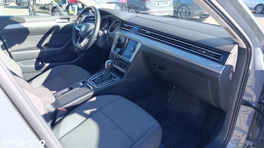 Volkswagen Passat 2.0 TDI SCR Style DSG - 23