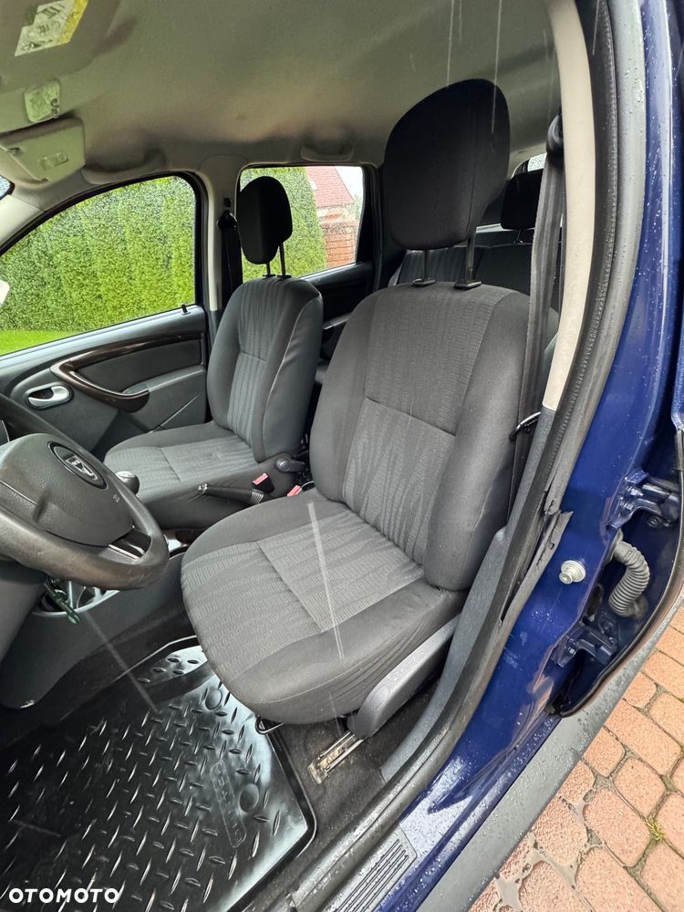 Dacia Duster 1.6 Laureate 4x4 - 13