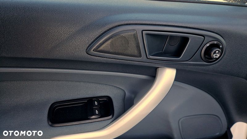 Ford Fiesta 1.25 Titanium - 23