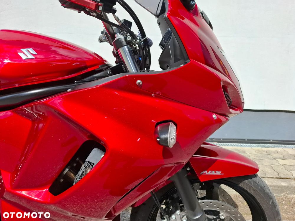 Suzuki GSX - 12