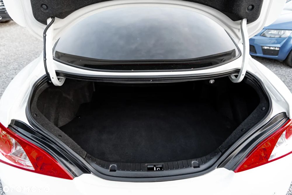 Hyundai Genesis Coupe - 23
