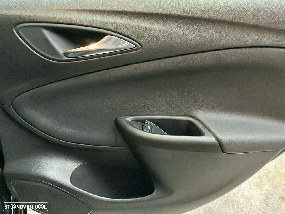 Opel Astra Sports Tourer - 22