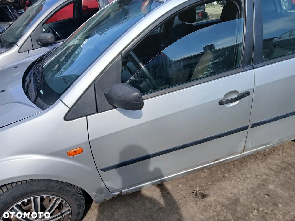 FORD Fiesta MK6 1.3L O8 08 EFI maska pokrywa silnika klapa bagażnika zderzak lampa reflektor pas przedni stop lampy halogeny przeciwmgłowe odblaski grill atrapa znaczek błotnik błotniki drzwi zbiornik wlew paliwa - 3