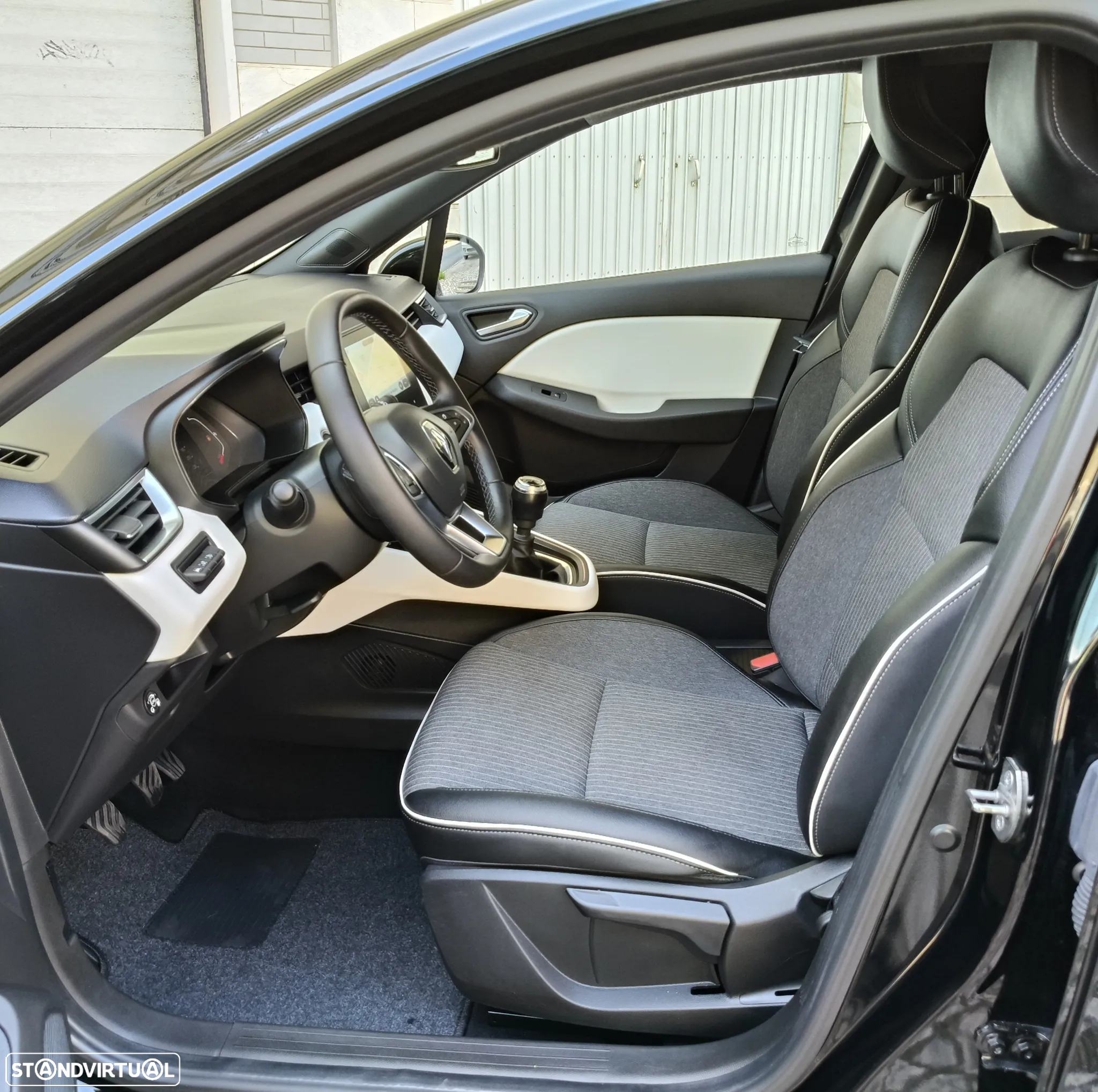 Renault Clio 1.0 TCe Techno Bi-Fuel - 13