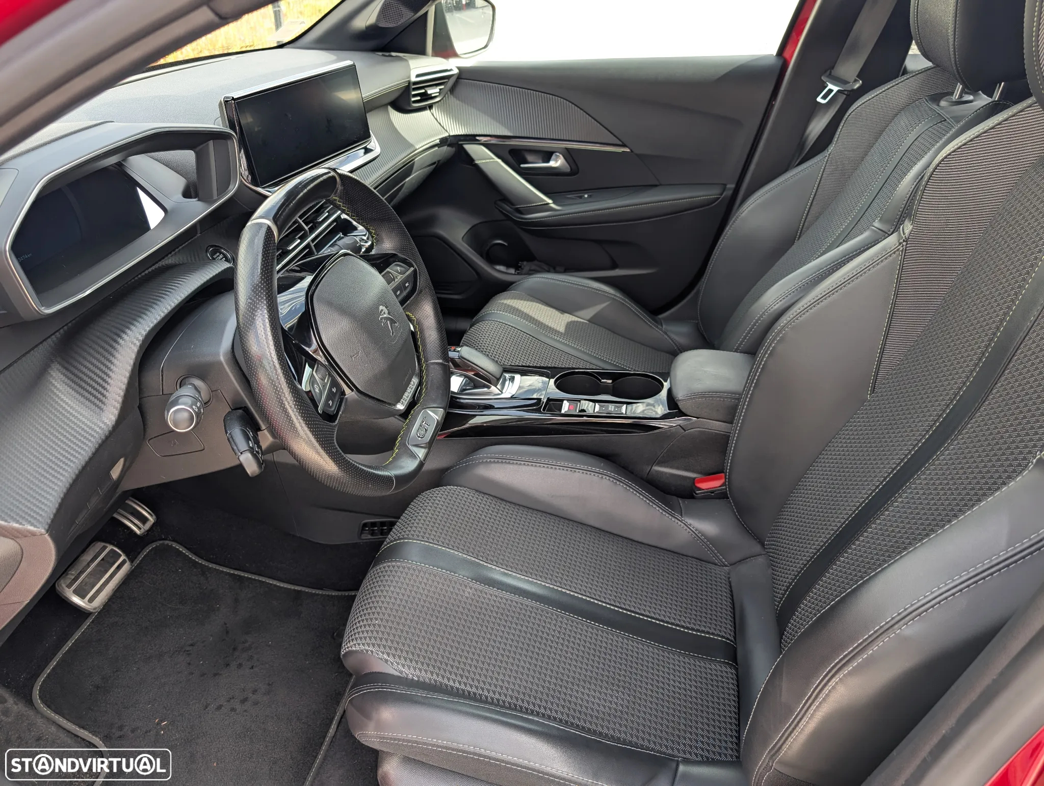 Peugeot 208 - 17