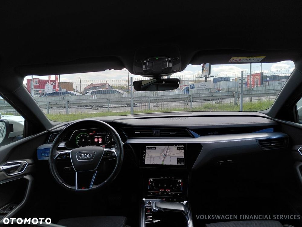 Audi e-tron - 11