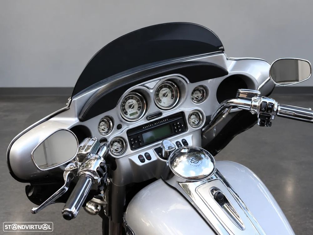 Harley-Davidson Electra Eletra Glide Ultra Classic CVO - 7