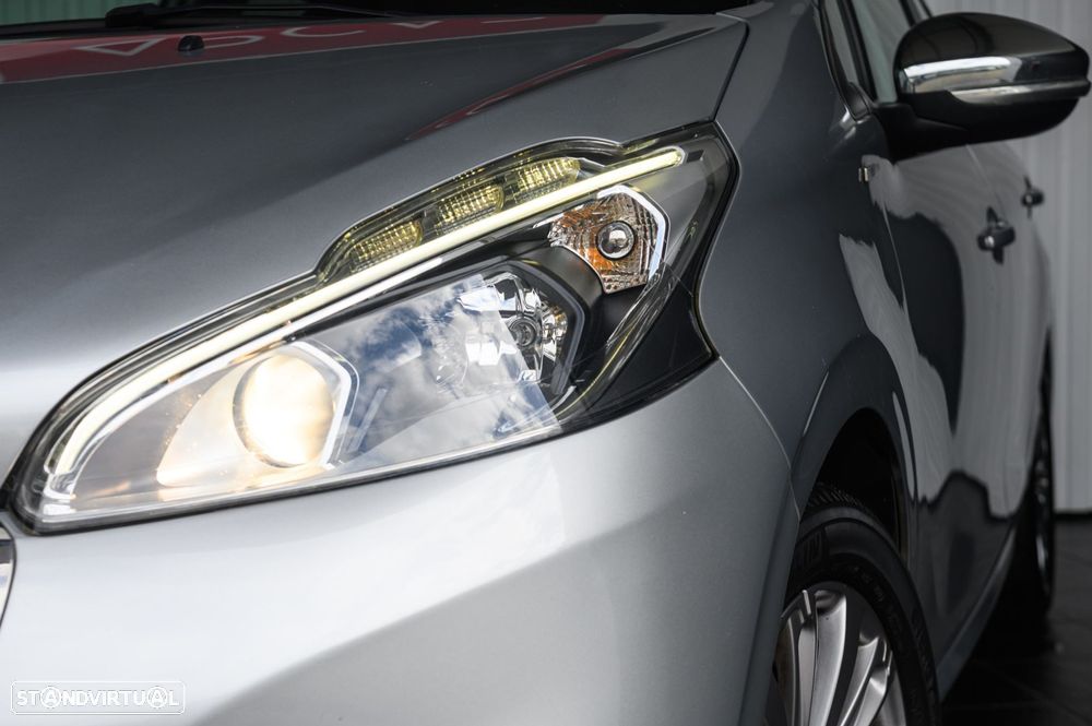 Peugeot 208 1.2 PureTech Style - 9