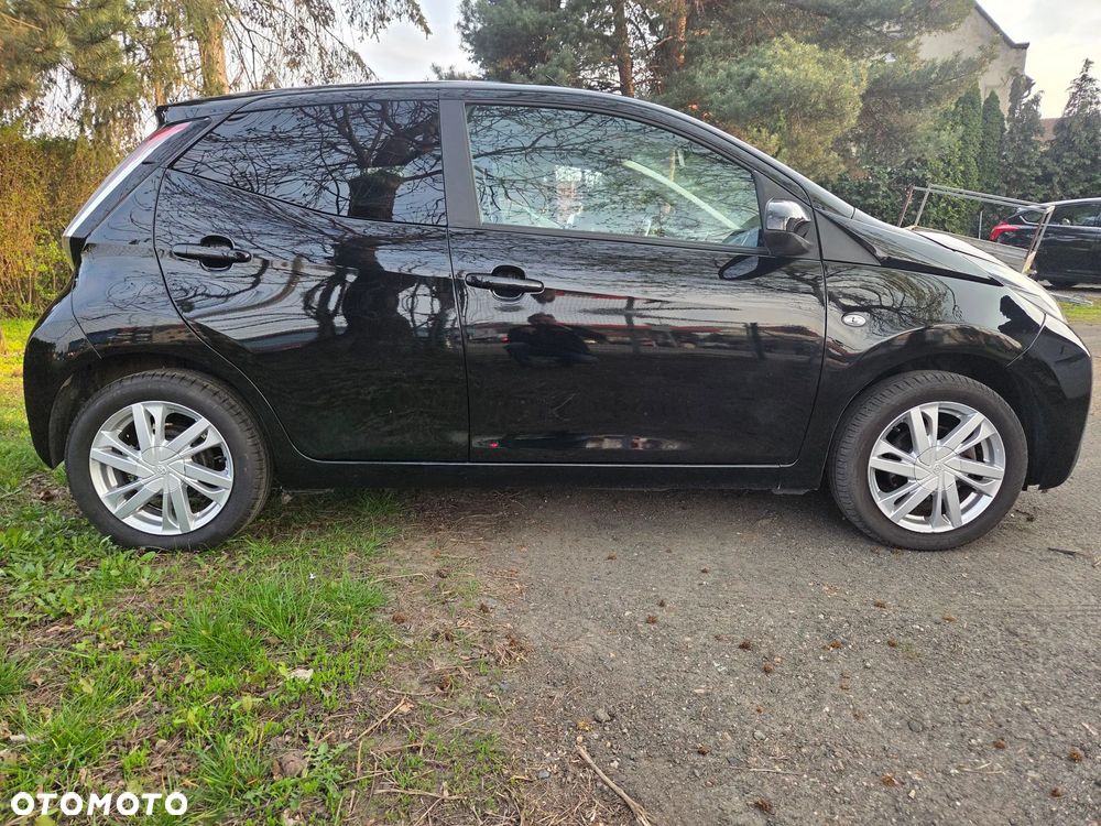 Toyota Aygo x-play touch - 11