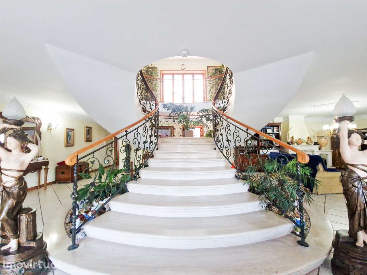 Moradia T5 de Arquitetura Tradicional com Piscina e Terreno de 4.07... - Grande imagem: 3/40