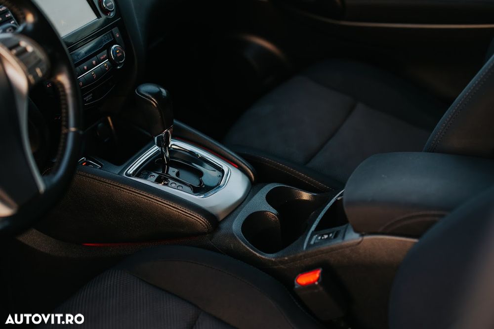 Nissan Qashqai 1.2 DIG-T Xtronic N-Vision - 12