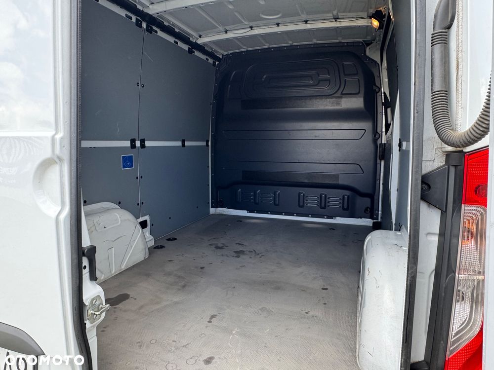Mercedes-Benz SPRINTER 211 - 26