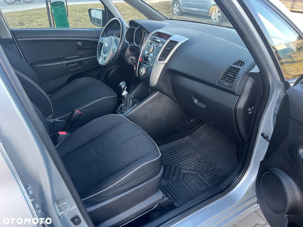Kia Venga 1.4 CRDi 90 Attract - 10