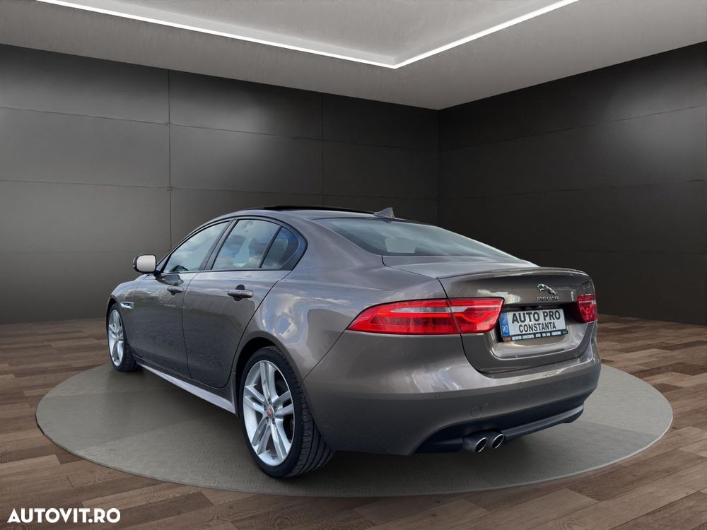 Jaguar XE - 3