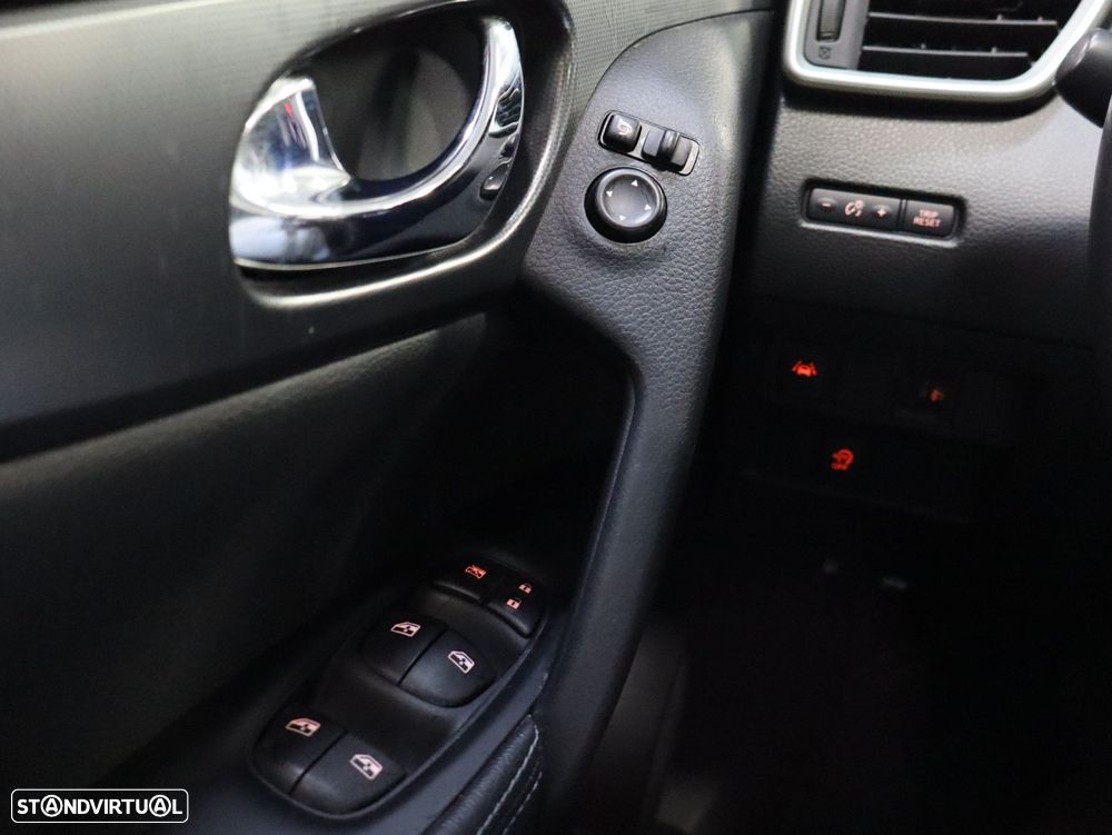 Nissan Qashqai 1.3 DIG-T N-Connecta - 17