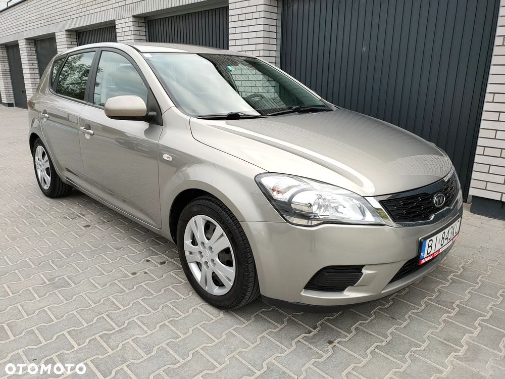 Kia Ceed 1.4 CVVT Attract - 1