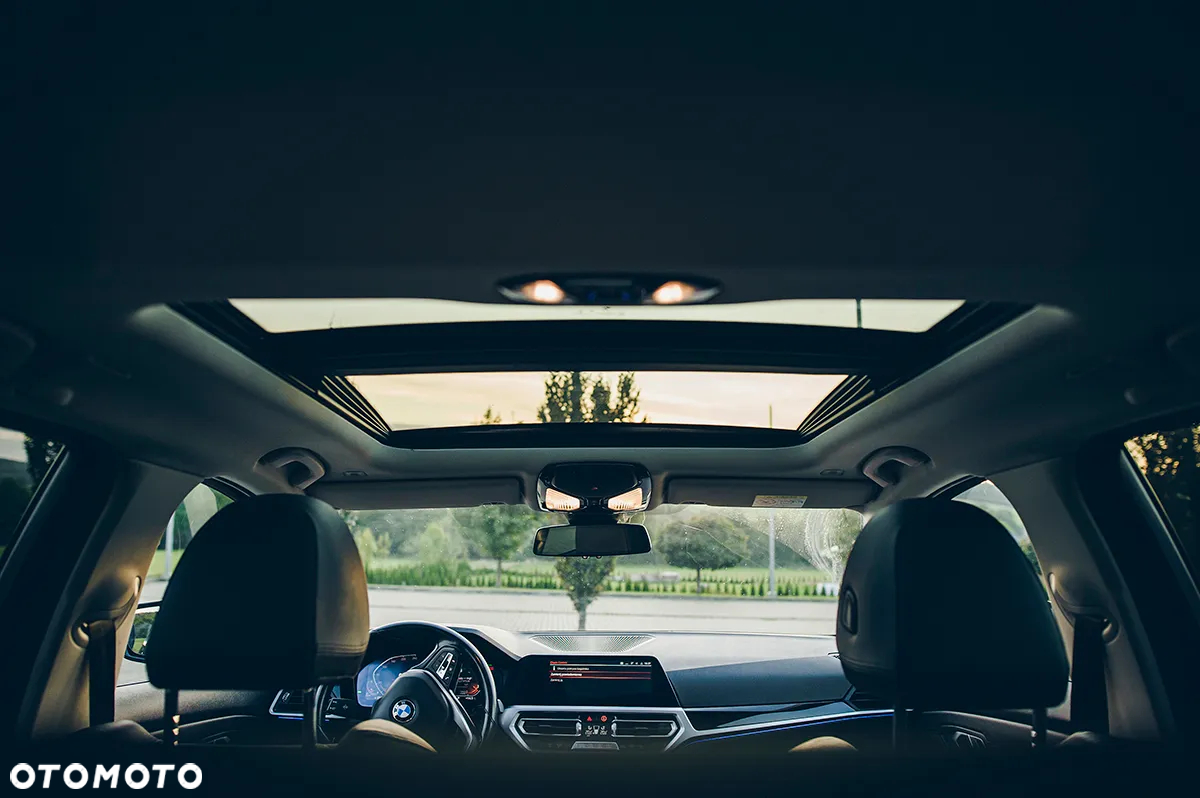 BMW Seria 3 320d Sport Line Shadow sport - 32