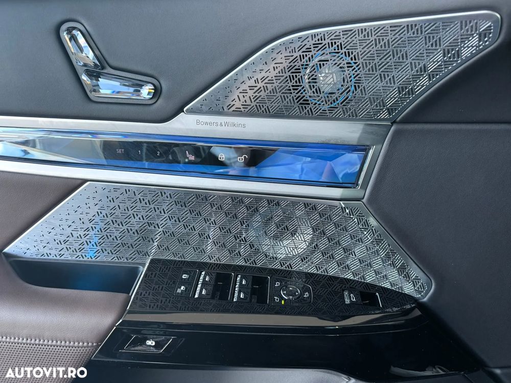 BMW Seria 7 740d xDrive MHEV - 19