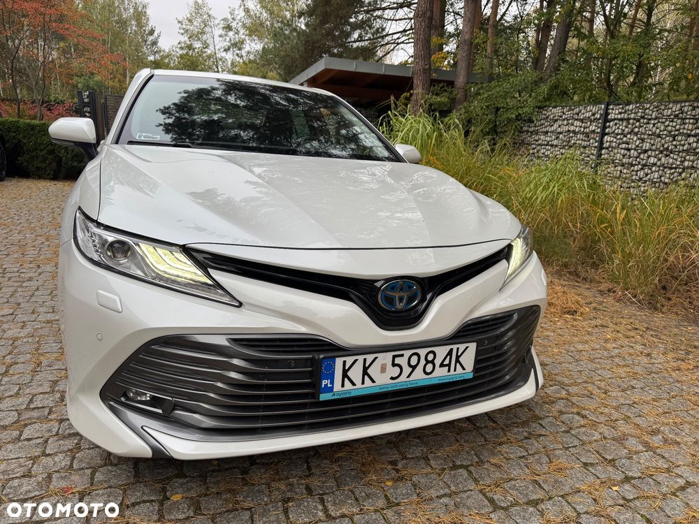Toyota Camry 2.5 Hybrid Executive CVT - 2