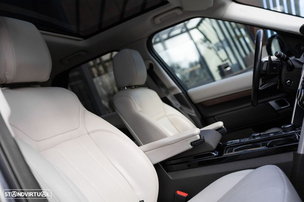 Land Rover Discovery 3.0 TD6 HSE Auto - 32