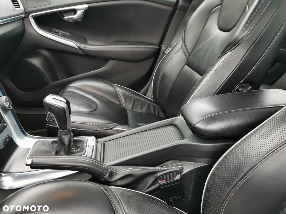 Volvo V40 D4 RDesign - 2