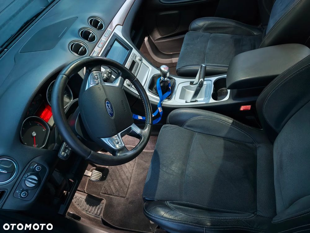 Ford S-Max - 13
