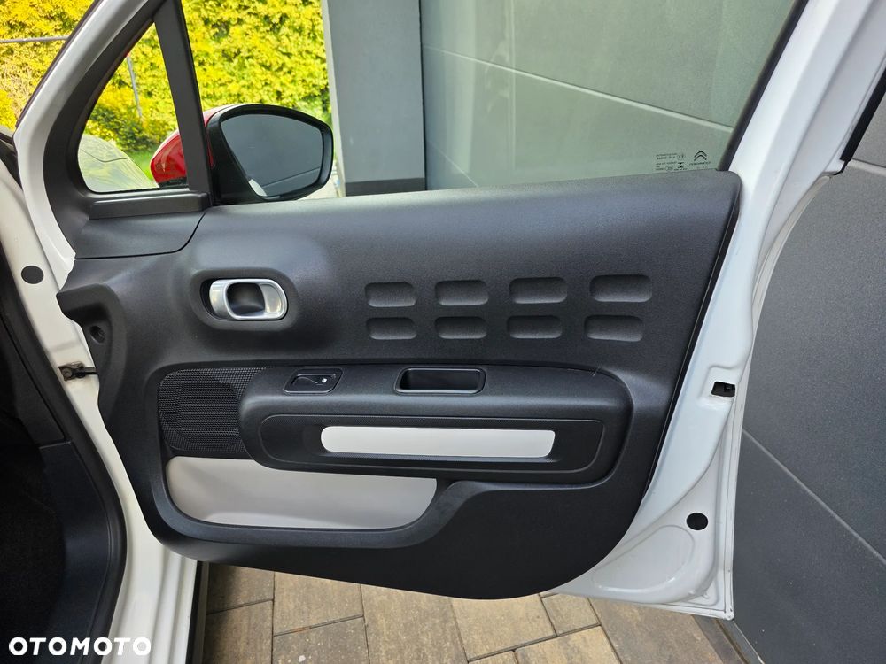 Citroën C3 1.2 PureTech Shine - 22