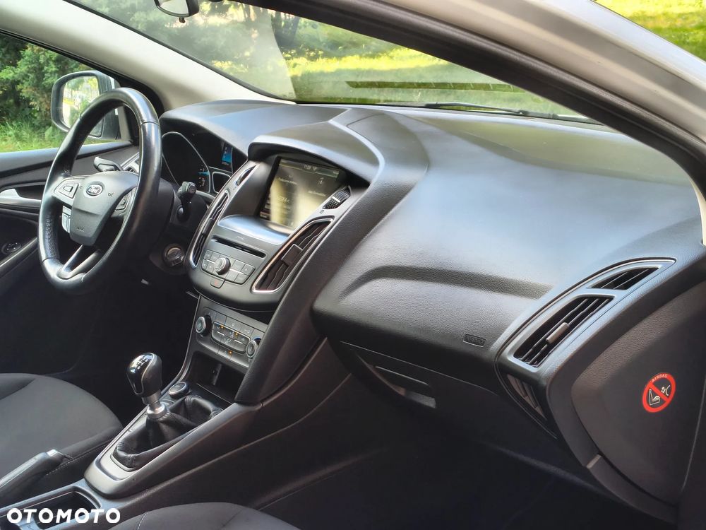 Ford Focus 1.5 TDCi SYNC Edition - 28