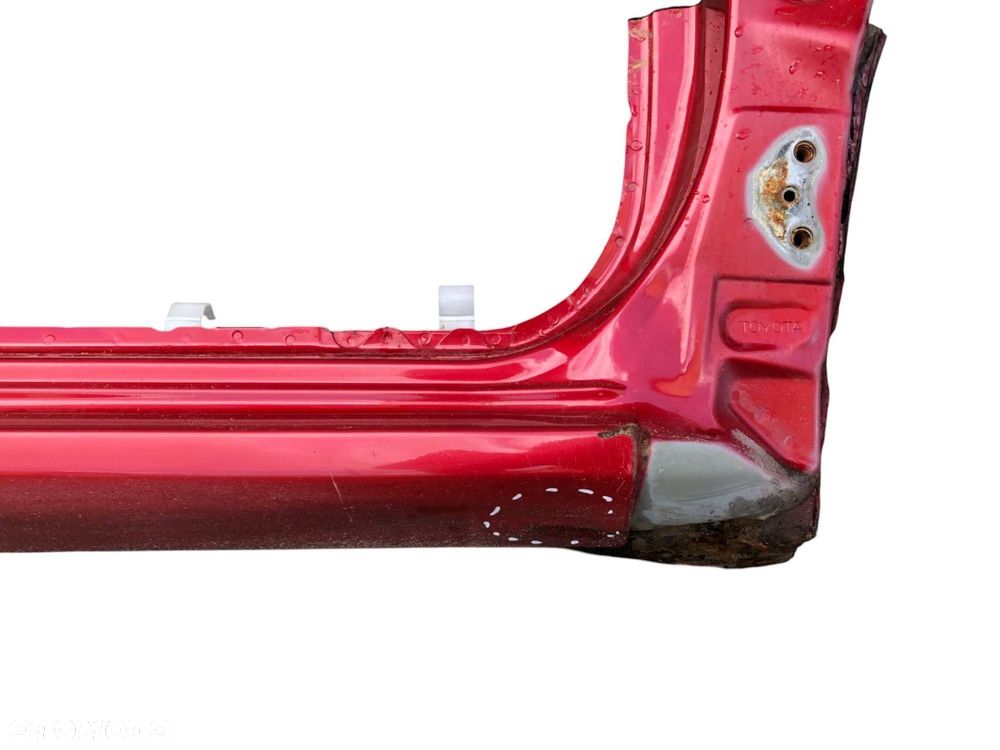 Toyota Auris I E15 LIFT HB 5D 2010-2012 Próg prawy przód słupek środkowy - 2