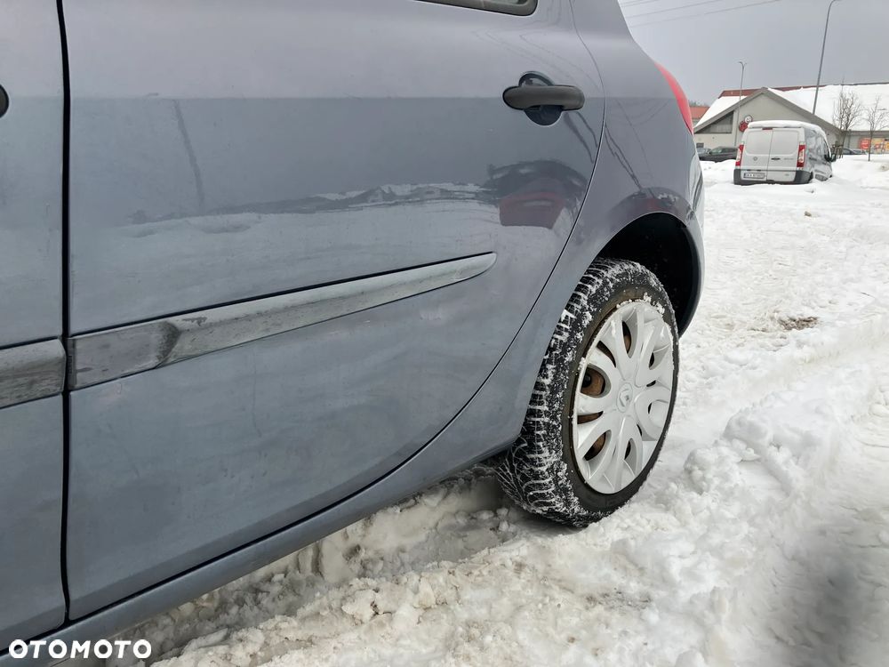 Renault Clio 1.2 16V Authentique - 12