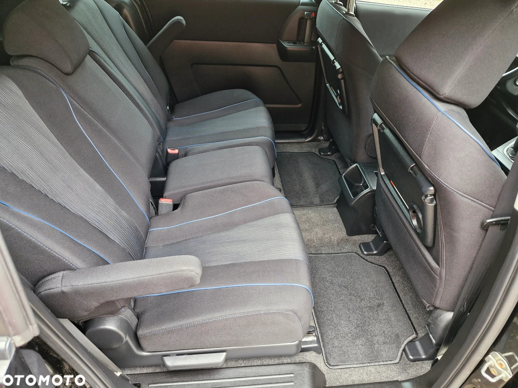Mazda 5 1.8 Exclusive + - 9