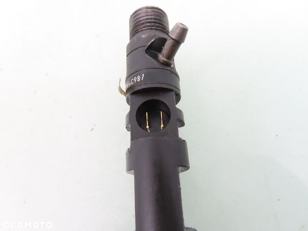 WTRYSKIWACZ KIA CARNIVAL I 2.9 TD EJBR01901Z - 4