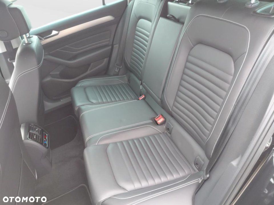 Volkswagen Passat - 13