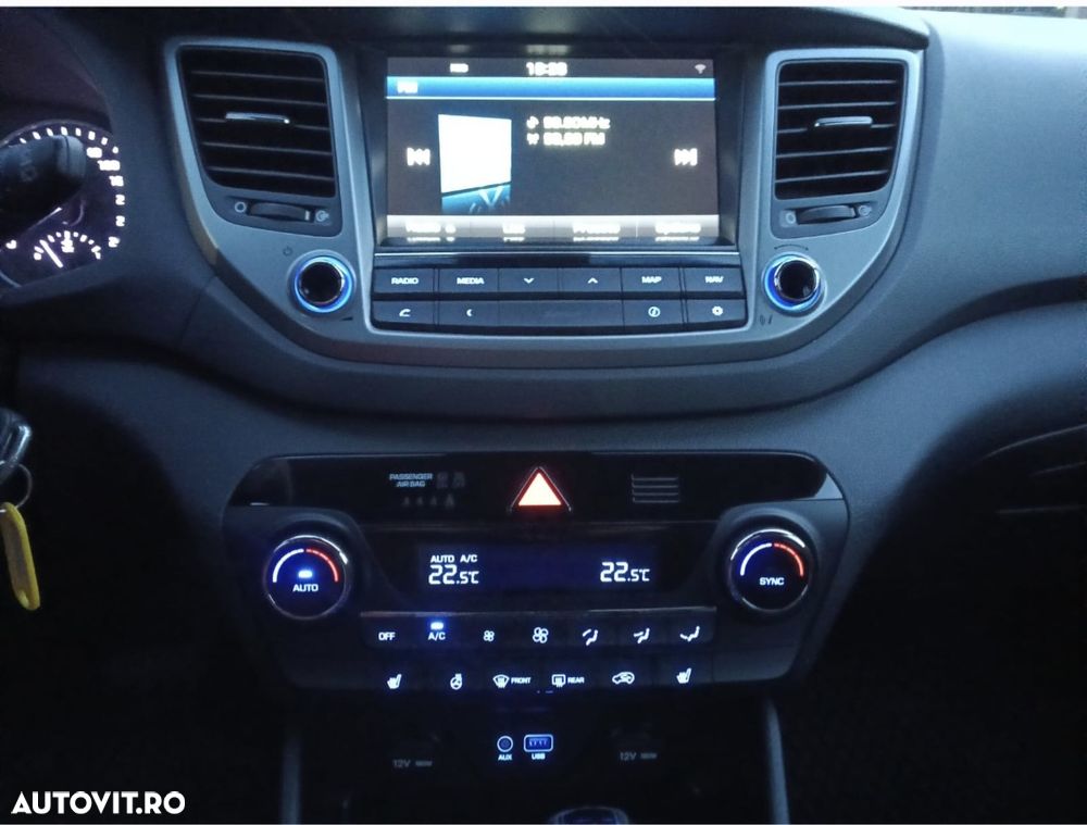 Hyundai Tucson 2.0 CRDI 4WD 6AT Style - 9