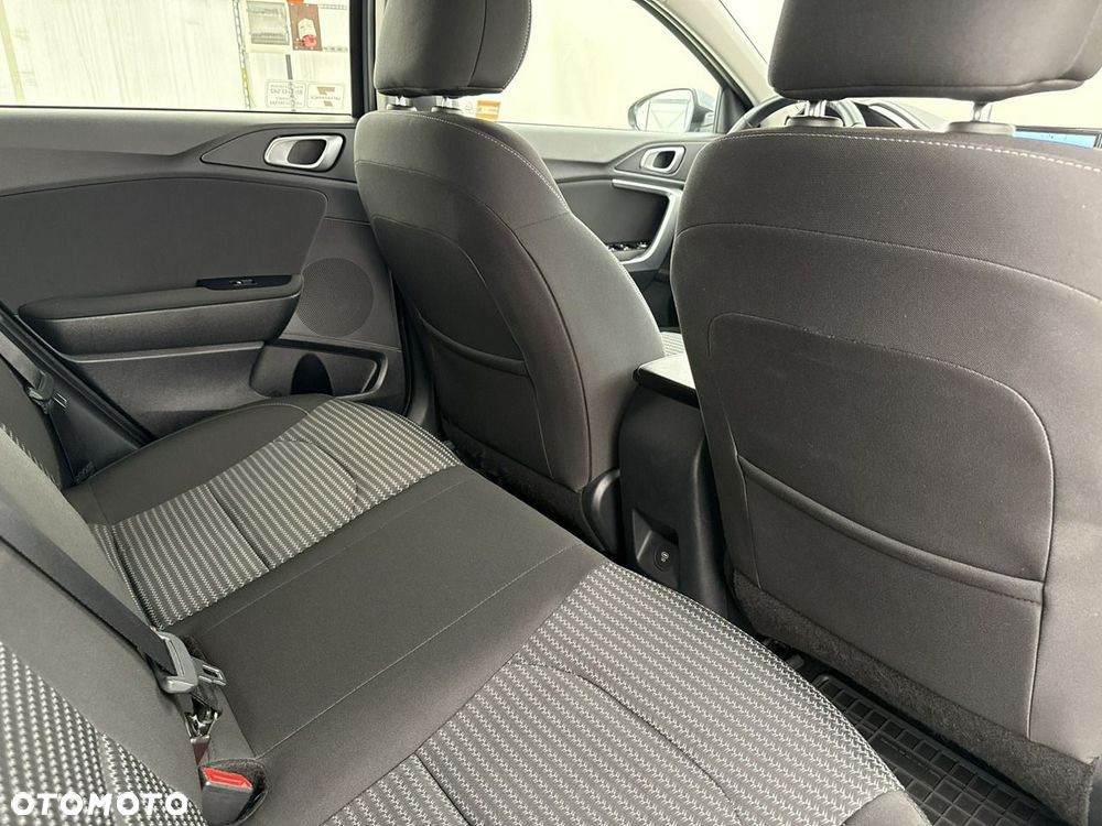 Kia Ceed - 24