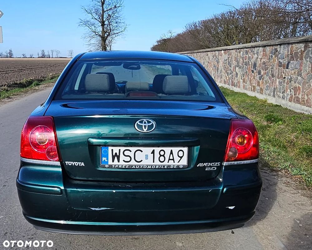 Toyota Avensis - 13