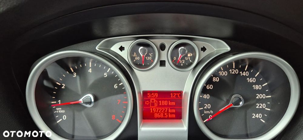 Ford Focus 1.6 16V Sport - 18