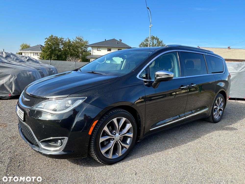 Chrysler Pacifica - 5