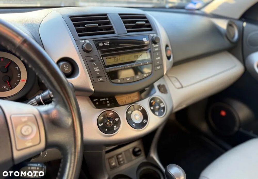 Toyota RAV4 - 17