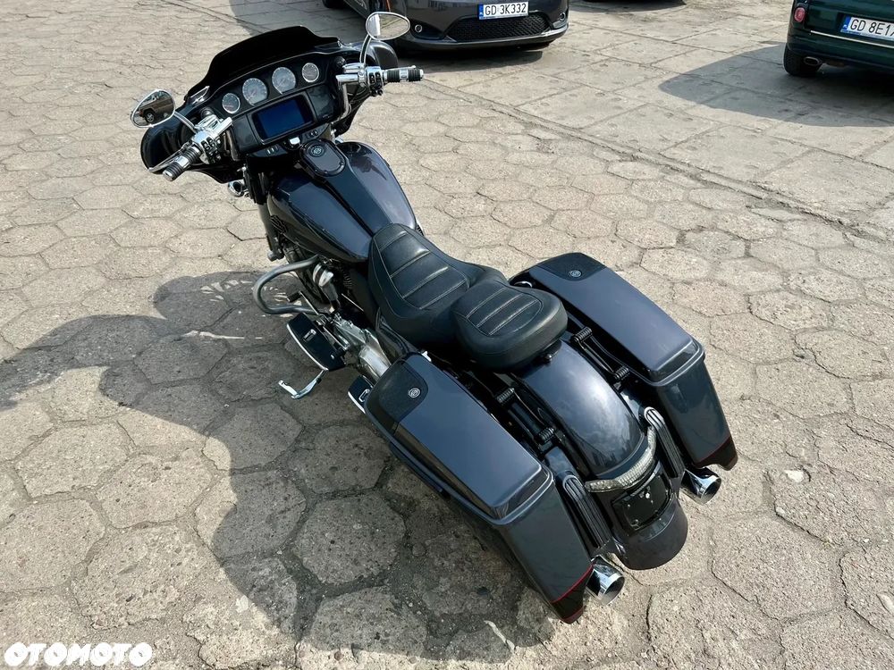 Harley-Davidson CVO Street Glide - 9