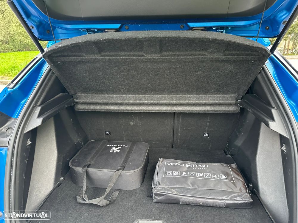 Peugeot e-2008 Allure+ - 19