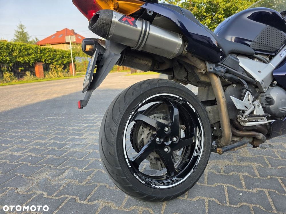 Honda VFR - 9