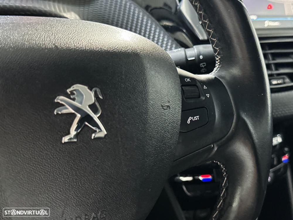 Peugeot 2008 1.2 PureTech GT Line - 38