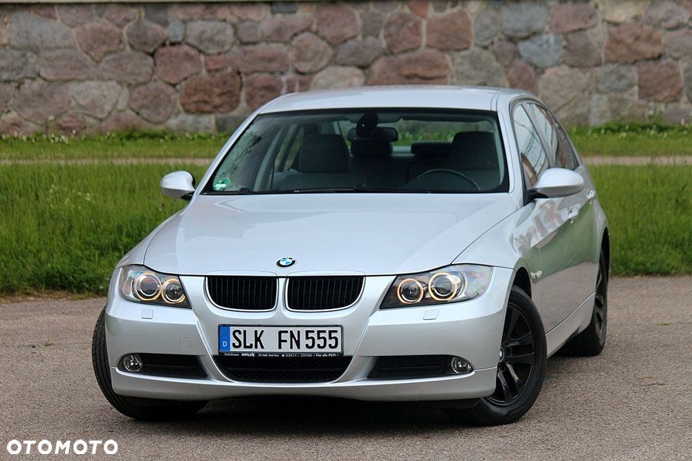 BMW Seria 3 318i Edition Exclusive - 1
