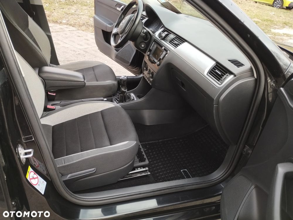 Skoda RAPID - 16