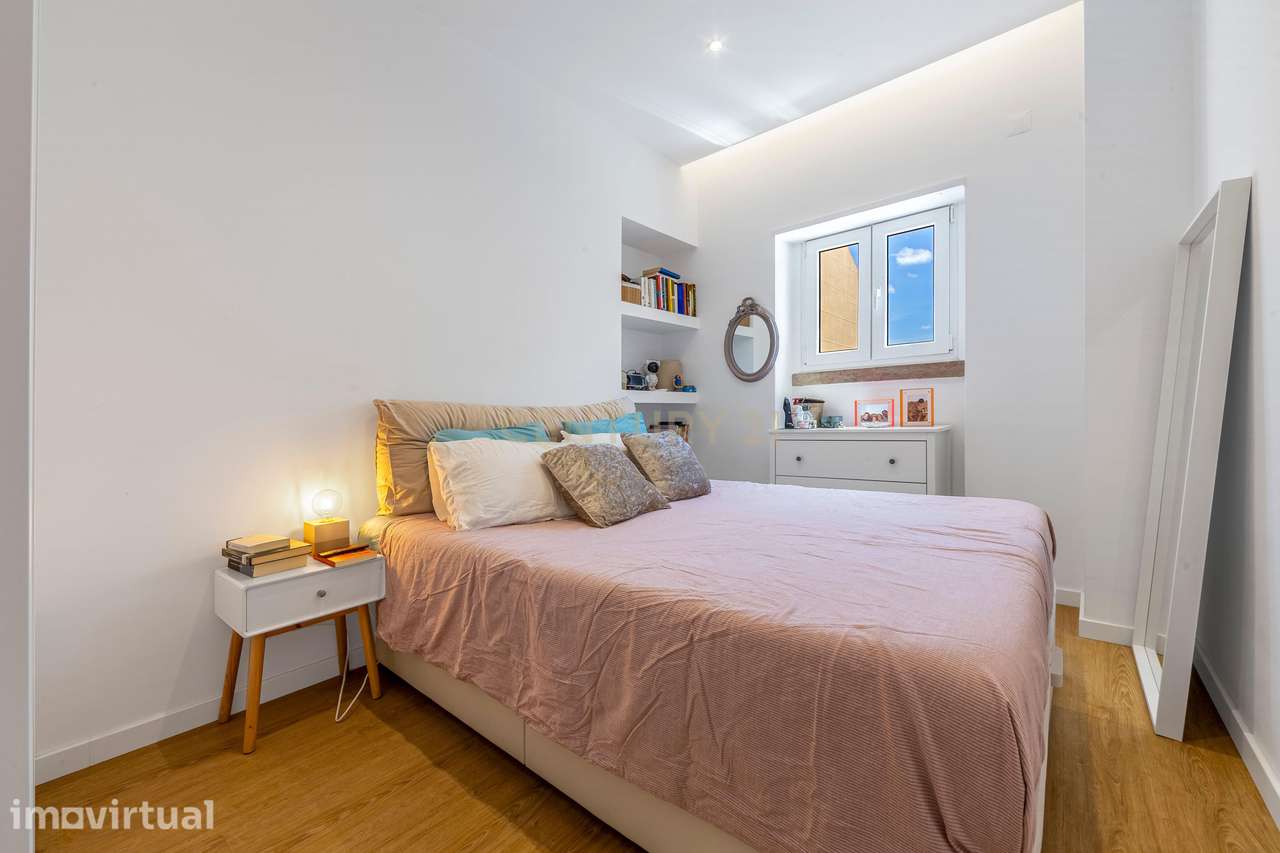 Apartamento T3 Renovado com Terraço - Estrada de Benfica, Lisboa - Grande imagem: 4/23