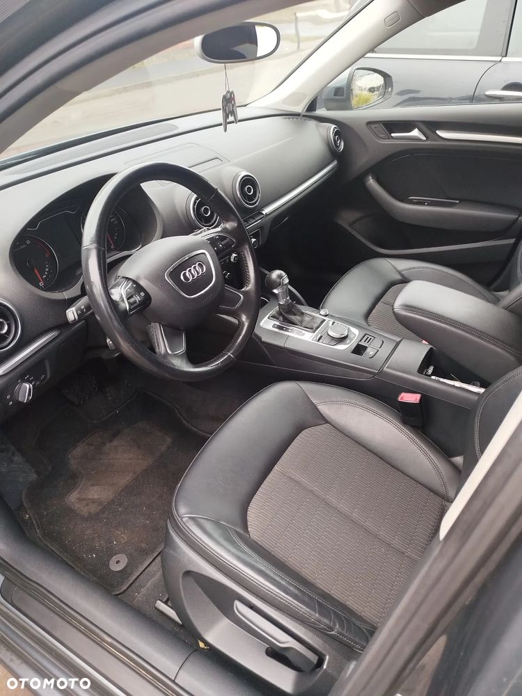 Audi A3 Sportback 1.8 TFSI Ambiente S tronic - 12