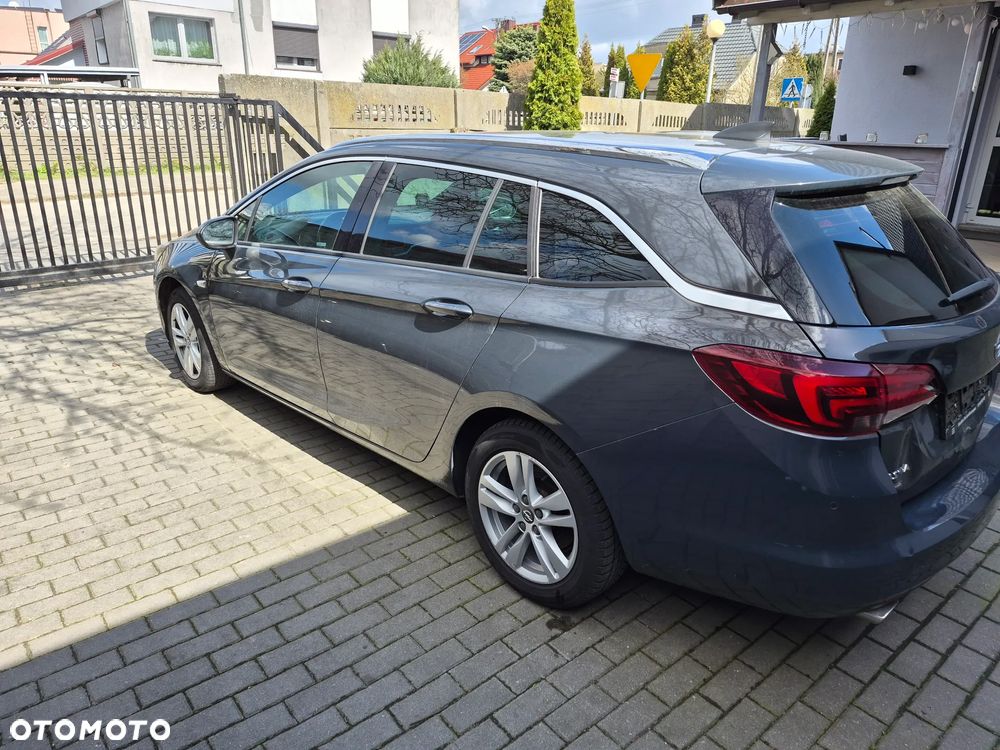 Opel Astra 1.6 CDTI Dynamic S&S - 2