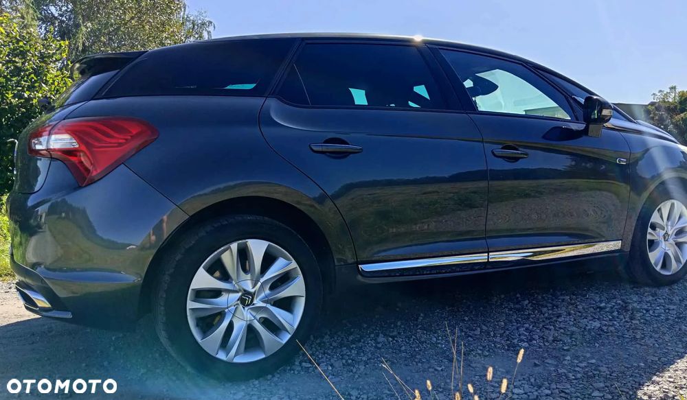 Citroën DS5 2.0 HDi Hybrid4 SoChic MCP - 2